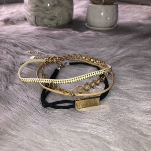 3/$30 ALL ITEMS WILL BE GONE BEFORE HOLIDAY AND NEGOTIABLE/BUY NOW! Choker Set